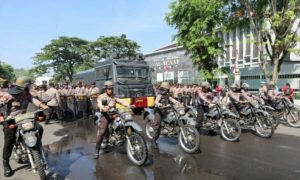 Polres Lebak dan Personil Polsek Adakan Latihan Sispamkota di Alun-Alun Rangkasbung
