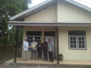Baznas Provinsi Banten Serahkan Kunci Rumah Program Rutilahu di Desa Petir