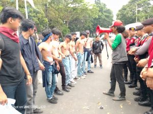 Bupati “Tutup Mata” Mahasiswa Serang Utara Desak Pemerintah Usut Tuntas Pencemaran Sungai Ciujung