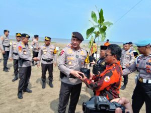 Polda Banten Gelar Diklat SAR, Pembaretan Bintara Polri dan Tanam Pohon Mangrove