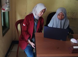 Mahasiswa KKM UNIBA Bantu Desa Atasi Masalah Administrasi Kependudukan