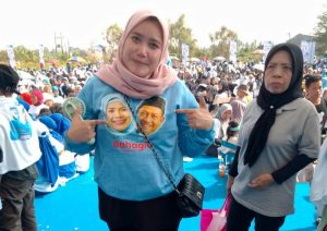 Ratu Rachmatu Zakiyah-Najib Hamas Tebar Door Prize di Kramatwatu