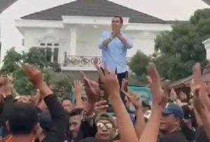 Ratusan Massa Pemuda Pancasila Kota Serang Dukung Budi Rustandi dan Nur Agis Aulia 