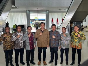 Tiba di Kota Balikpapan, Menteri AHY Menuju IKN Serahkan Sertipikat Istana Negara dan Istana Garuda