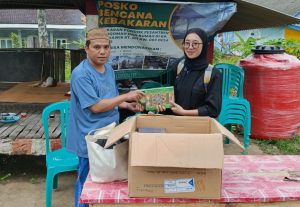 Ponpes dan Rumah di Malingping Dilalap Si Jago Merah, KUMALA Komisariat Untirta Serahkan Bantuan