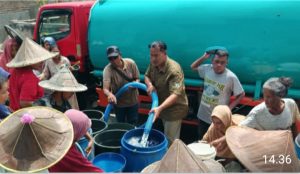 Paguyuban Komando 71 Bagikan 40 Ribu Liter Air Bersih di Kampung Kademangan Besar