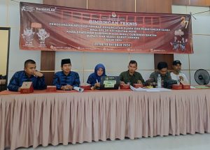 PPK Petir Gelar Bimtek Penggunaan Aplikasi Sirekap Pemungutan dan Penghitungan Suara Bagi PPS