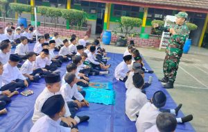 Di SDN Serdang 02, Babinsa Koramil 0602-06 Kramatwatu Berikan Edukasi Anti Bullying 