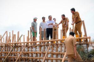 Al Muktabar Tinjau Tanggul Jebol Kali Ledug di Perum Garden City Periuk Kota Tangerang
