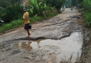 Warga Lebak Geram, Jalan Menuju Wisata Baduy Rusak Tak Kunjung Diperbaiki