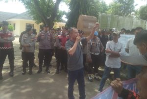 Dinilai Kinerjanya Buruk, FRPM Minta Bupati Serang Copot Jabatan Camat Petir