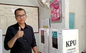 Ketua DPW Partai Perubahan Banten Salurkan Hak Suara di Pilkada Kota Tangerang