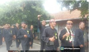 Mengintip Unjungan Sedekah Bumi Maqbaroh Nyi Mas Arumsari di Desa Keraton