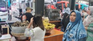 Masuki Libur Sekolah, Oleh-Oleh Sari Barokah Desa Cikoneng Diserbu Wisatawan 