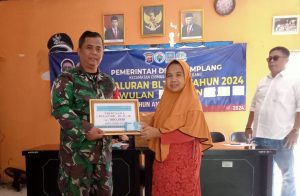 Babinsa Koramil 0602-12/Ciomas dan Bhabinkamtibmas Kawal Penyaluran BLTDD 2024