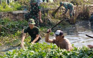 Peringati HJK TNI-AD, Kodim 0602/Serang dan Kopisusu Gelar Karbak Pembersihan Sungai
