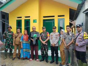 Danramil 0602-09/Cikeusal Resmikan 3 Unit Rutilahu