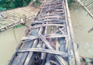 Jembatan di Kampung Bojong Loa Ambruk, Warga Minta Dibangun