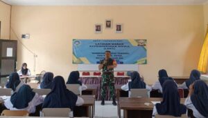 Babinsa Koramil 0602-13/Padarincang Berikan Materi Kepemimpinan di SMPN 1