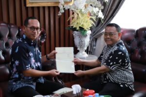 Serahkan Sertipikat Hak Pakai ke Kajati Banten, Kakanwil BPN Banten : “Kejati Banten Sukses Memberi Contoh”