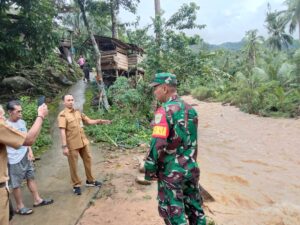 Akibat Digerus Luapan Air, Tanggul Beronjong Kali Garung Jebol