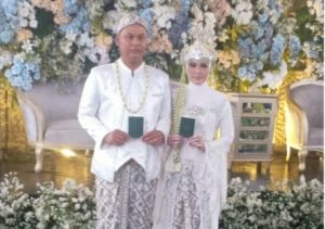 Fikri dan Noni Rajut Bahtera Rumah Tangga