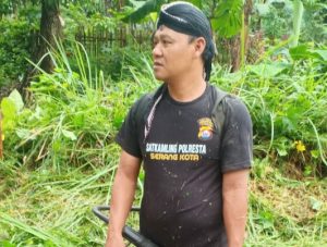 Kades Luwuk Bersama Warga Gelar Gotong Royong Bersih-Bersih