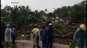 Banjir dan Longsor di Padarincang, Akses Jalan Raya Terputus