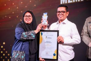 Gubernur Banten Andra Soni Raih Anugerah Ekbispar Award 2025 Kategori Tokoh Inspiratif