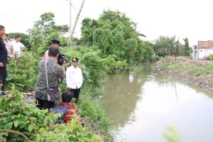 Tindaklanjuti Aduan Masyarakat, Gubernur Banten : “Pemprov Banten Akan Bantu Perbaikan Jalan Kota Serang dan Normalisasi Hilir DAS Cibanten”