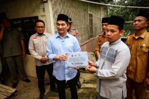 Terima Aspirasi Masyarakat, Wagub Banten A. Dimyati Natakusumah Salurkan Bantuan RTLH dan Pompa Air