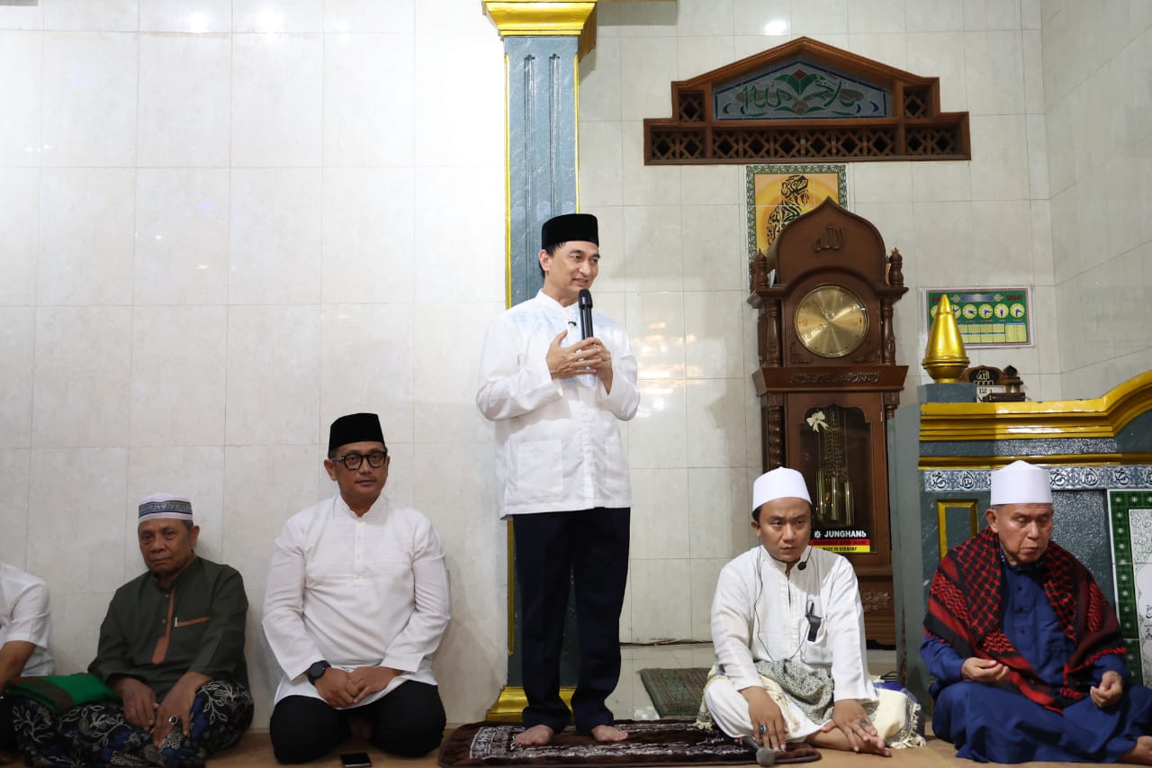 Safari Ramadhan 1446 H di Desa Kramatwatu, Wagub Banten : “Ramadhan Bulan Berbagi dan Penuh Berkah”