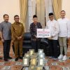 Gubernur Banten Andra Soni Saksikan Penyerahan Bantuan 2000 Al-Qur’an