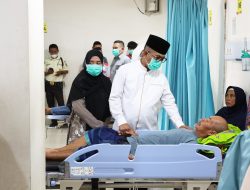 Idul Fitri 1446 H, Gubernur Banten Bersama Istri Sapa Nakes dan Pasien RSUD Banten