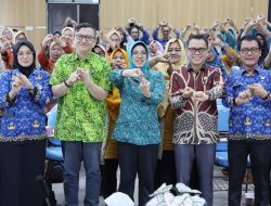 Ketua Tim Pembina Posyandu Banten Tinawati Andra Soni Perkuat Kader Posyandu Pada 6 SPM