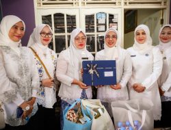 Peringati Hari Kartini, Ketua TP PKK Banten Berikan Penghargaan 3 Perempuan Inspiratif di Kota Serang