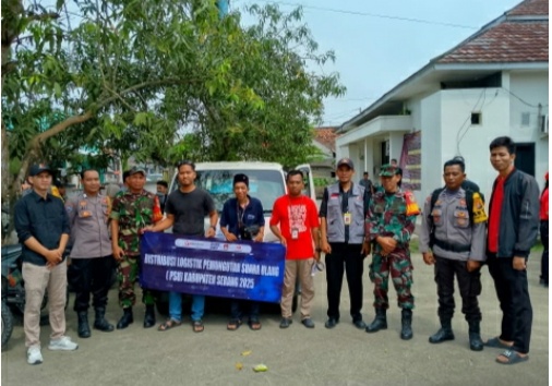 Logistik PSU Bupati dan Wakil Bupati Serang di Kecamatan Pamarayan Didistribusikan