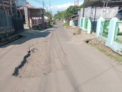 Taktakan Merintih : “Kerusakan Jalan Ganggu Aktivitas Masyarakat”