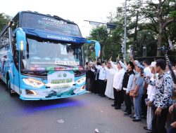 Lepas Jama’ah Haji Kloter 35 JKG Kota Serang, Wagub Banten Tekankan Jaga Kesehatan