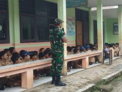 Babinsa Koramil 0602-07/Waringin Kurung Berikan Wasbang Bagi Siswa SMPN 2 