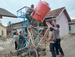 Satgas TMMD ke-124 Kodim 0602/Serang Pasang Toren Air untuk TK Nurul Islam