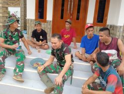 Satgas TMMD Kodim 0602/Serang Yonif 320/Badak Putih/Brigif 14 Divisi 1 Kostrad Jalin Keakraban Dengan Warga