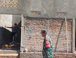 Pastikan Tepat Waktu dan Berkualitas, Pasiter Kodim 0602/Serang Tinjau Pembangunan MCK TMMD Ke-124