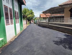 Tingkatkan Aksesibilitas Warga, Pemdes Batubantar Bangun Jalan Hotmix