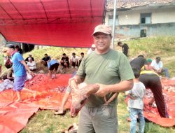 Warga Lingkungan Pengabuan Sembelih Hewan Kurban