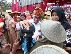 Warga Citorek Tengah Antusias Sambut Peluncuran Program Gubernur Banten Andra Soni
