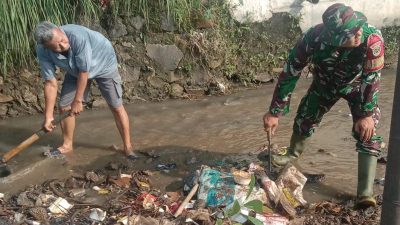 Bersihkan Sampah, Koramil 0602-15/Baros Bersama Wargs Gelar Karya Bakti