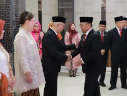 Pelantikan Pejabat Administrator, Kakanwil : “Kita Jalankan Amanah dengan Sebaik-Baiknya”