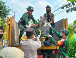 Koramil 0602-20/Pamarayan Bersama Polsek dan Pemerintah Kecamatan Bandung Bersihkan Sampah
