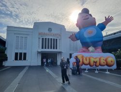 Balon Don Jumbo Sambut Pelanggan Kereta Api Lebih Lama
